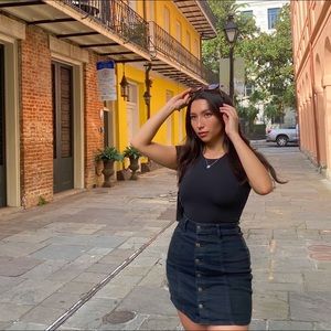 Meet your Posher, Theda